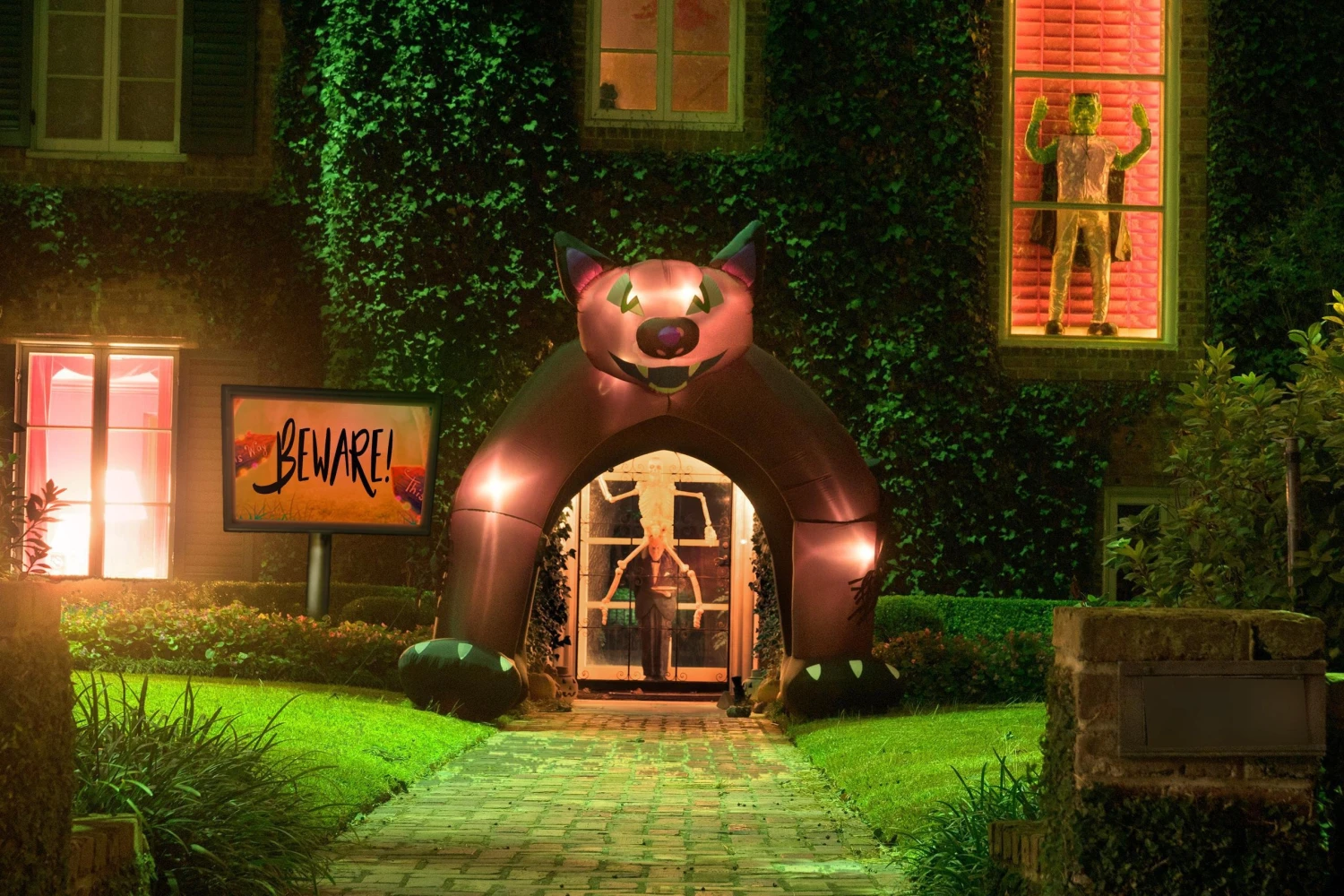 Creepy Decor Store 3 Creepy Decor Store -Creepy Decor Store 178869964 halloween tv shield fr